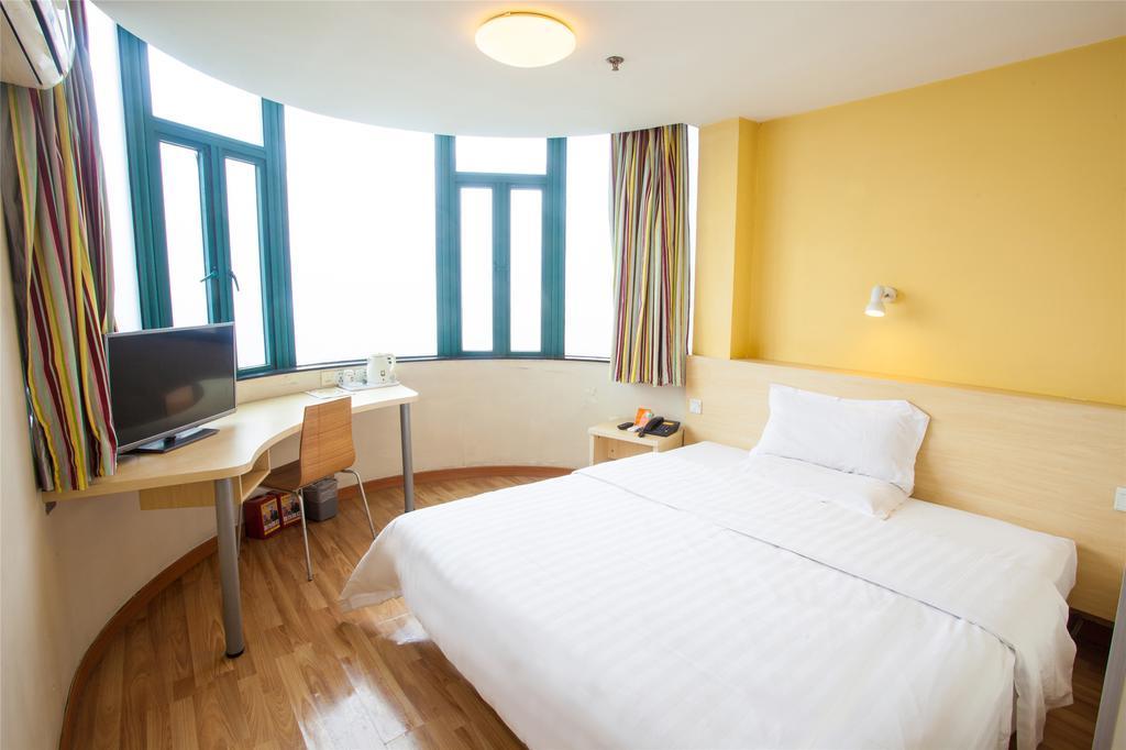 7Days Inn Zhuhai North Railway Station Jinding Экстерьер фото