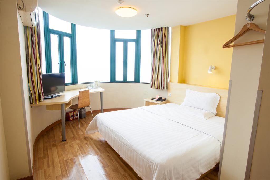 7Days Inn Zhuhai North Railway Station Jinding Экстерьер фото