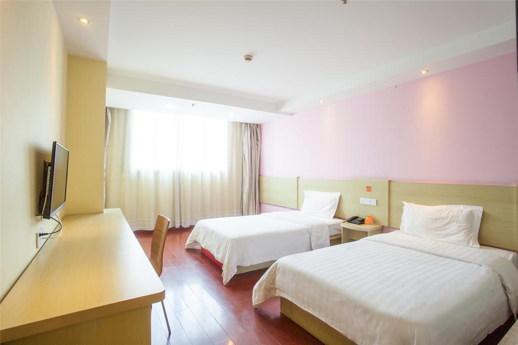 7Days Inn Zhuhai North Railway Station Jinding Экстерьер фото
